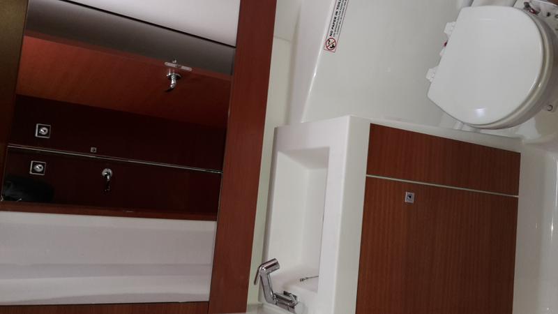 Book yachts online - sailboat - Dufour 410 Grand Large - Gira - rent