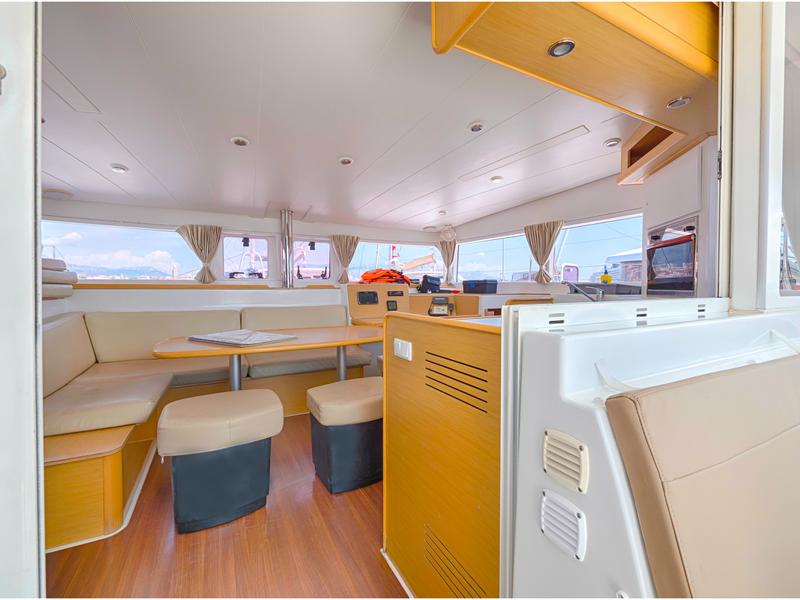 Book yachts online - catamaran - Lagoon 400 - SIMBA - rent