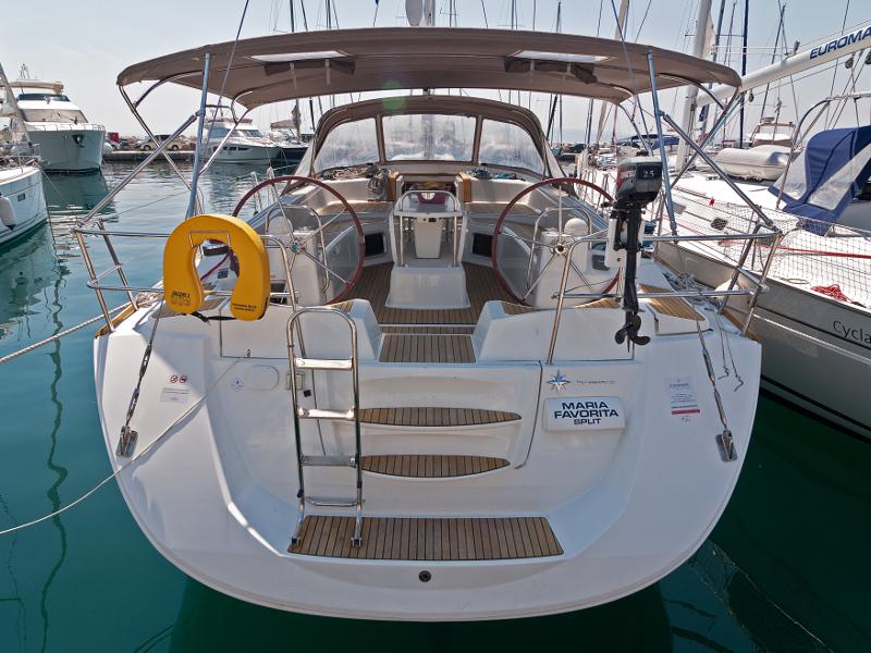 Book yachts online - sailboat - Jeanneau 53 - Maria Favorita - rent