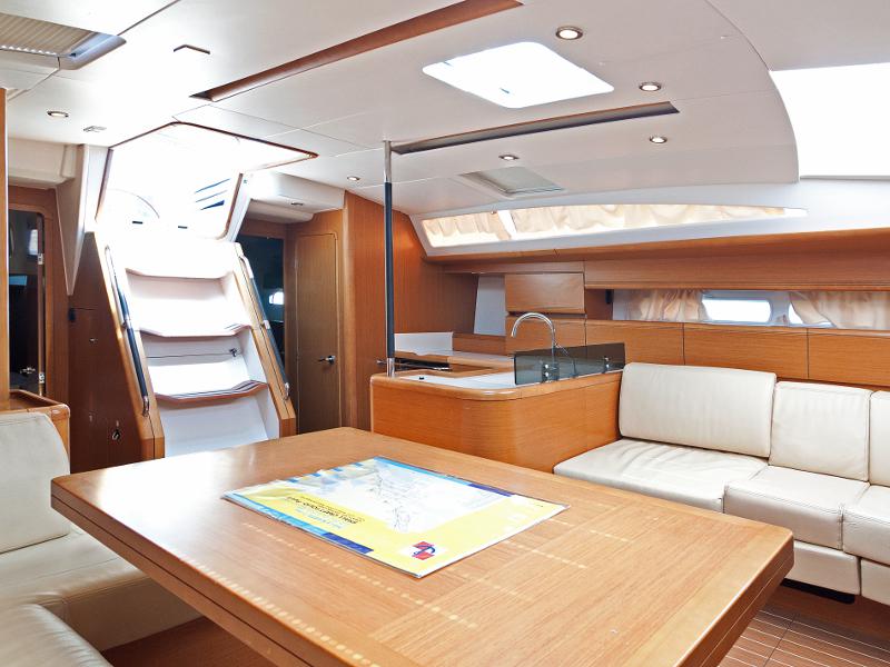 Book yachts online - sailboat - Jeanneau 53 - Maria Favorita - rent