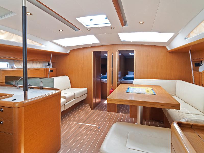 Book yachts online - sailboat - Jeanneau 53 - Maria Favorita - rent