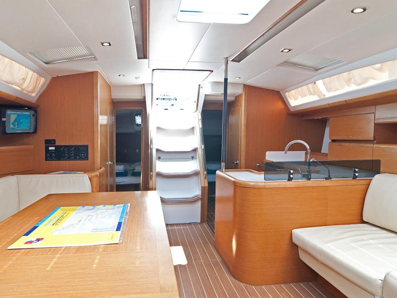 Book yachts online - sailboat - Jeanneau 53 - Maria Favorita - rent