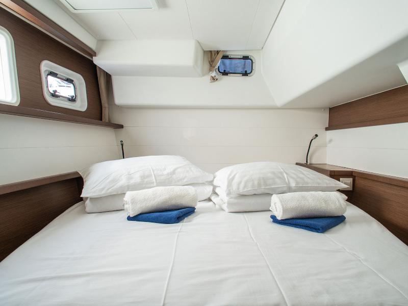 Book yachts online - catamaran - Lagoon 450 Sport - Hanna I. - rent