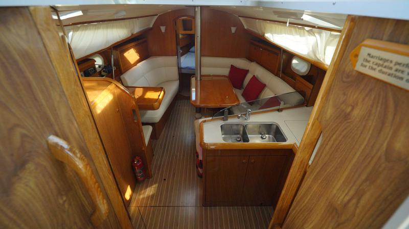Book yachts online - sailboat - Sun Odyssey 35 - Mira - rent