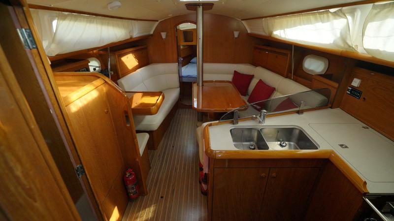Book yachts online - sailboat - Sun Odyssey 35 - Mira - rent