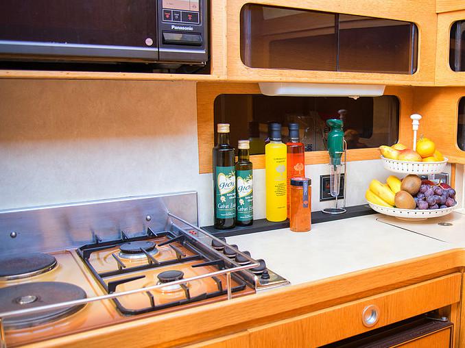 Book yachts online - motorboat - Princess 45 - Captain Nikos - rent