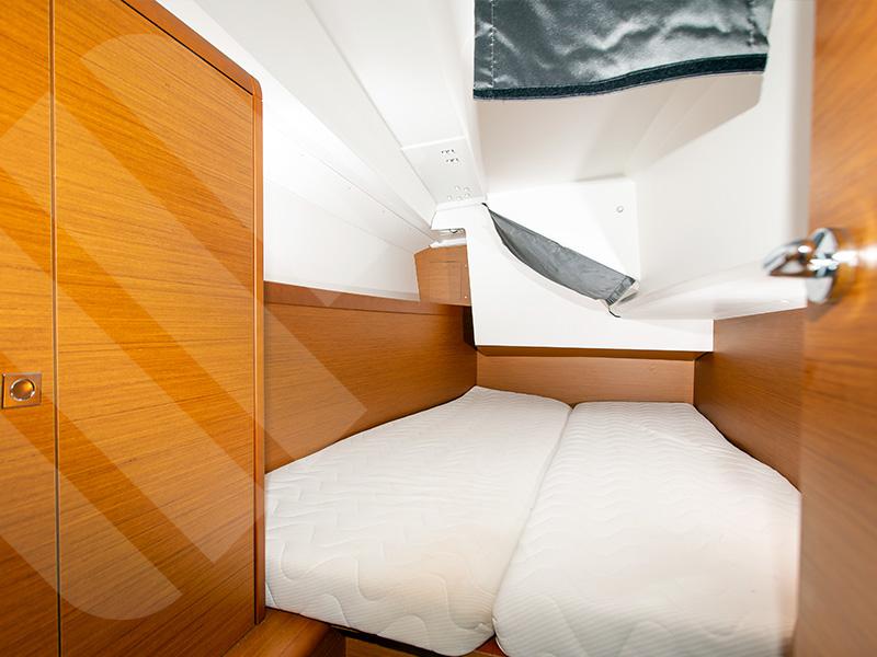 Book yachts online - sailboat - Sun Odyssey 349 - CHAMAREL - rent