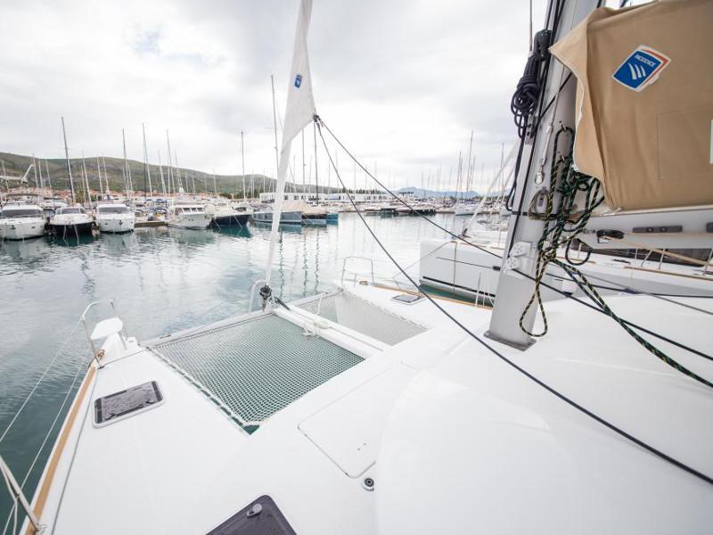 Book yachts online - catamaran - Lagoon 380 - Eschyle - rent