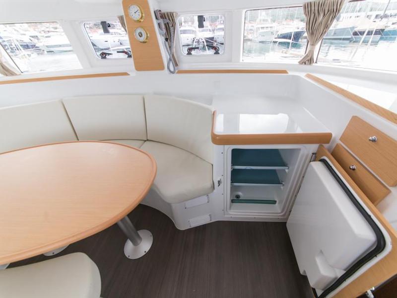 Book yachts online - catamaran - Lagoon 380 - Eschyle - rent