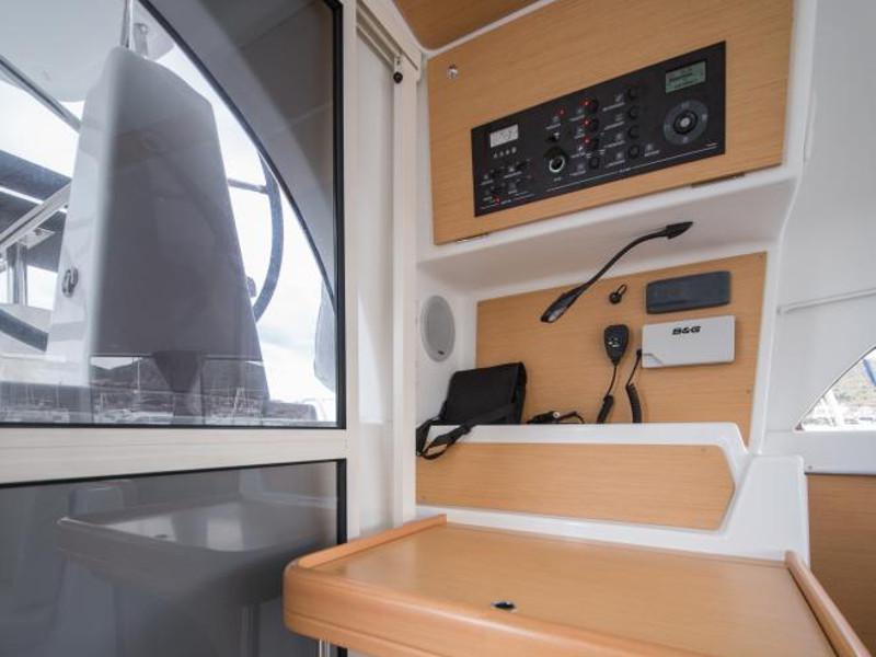 Book yachts online - catamaran - Lagoon 380 - Eschyle - rent