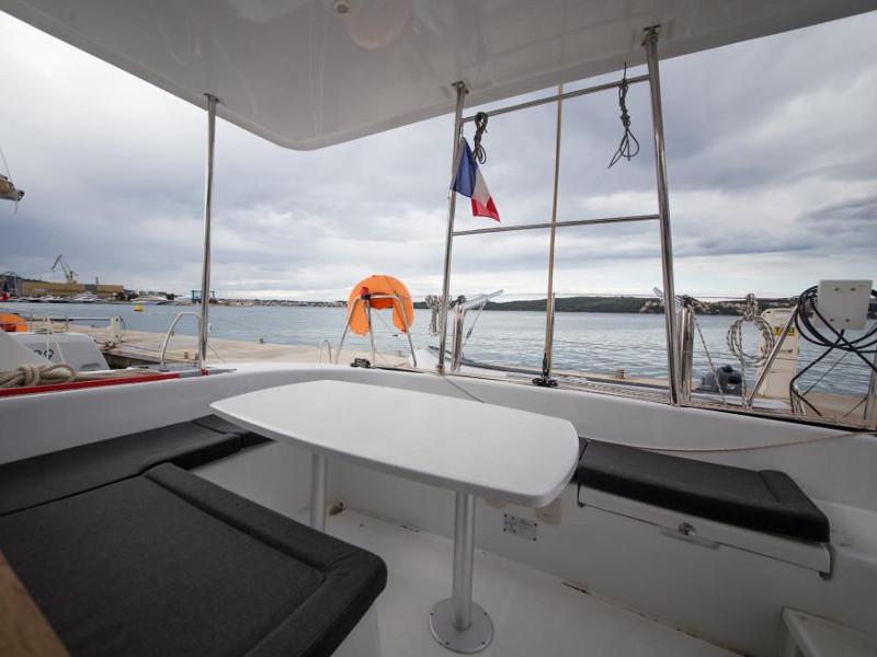 Book yachts online - catamaran - Lagoon 380 - Eschyle - rent