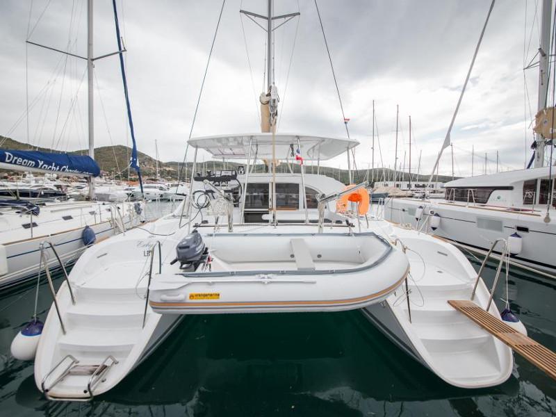 Book yachts online - catamaran - Lagoon 380 - Eschyle - rent