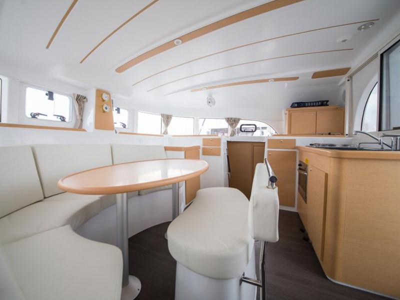 Book yachts online - catamaran - Lagoon 380 - Eschyle - rent