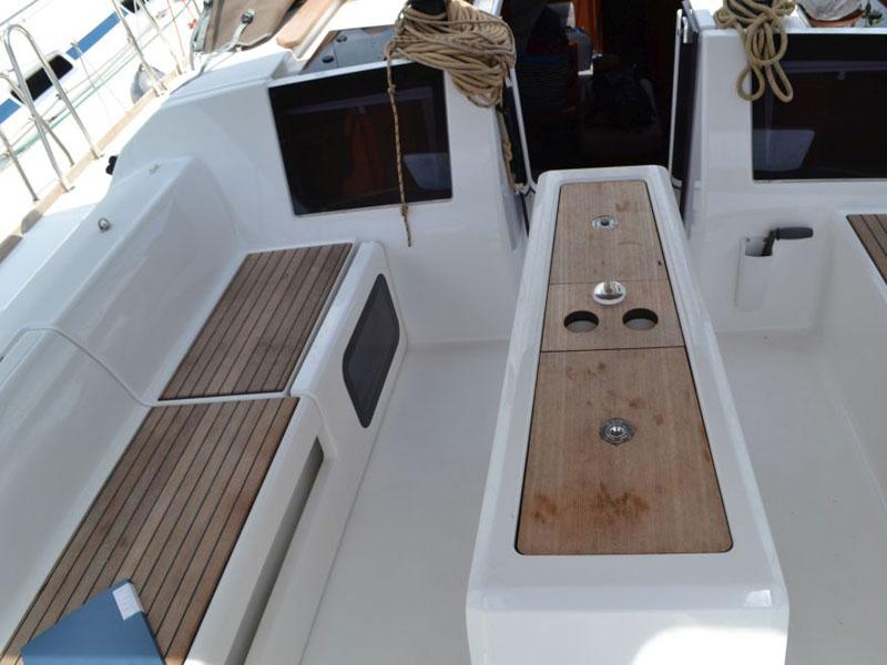 Book yachts online - sailboat - Dufour 460 Grand Large - Hobbes - rent