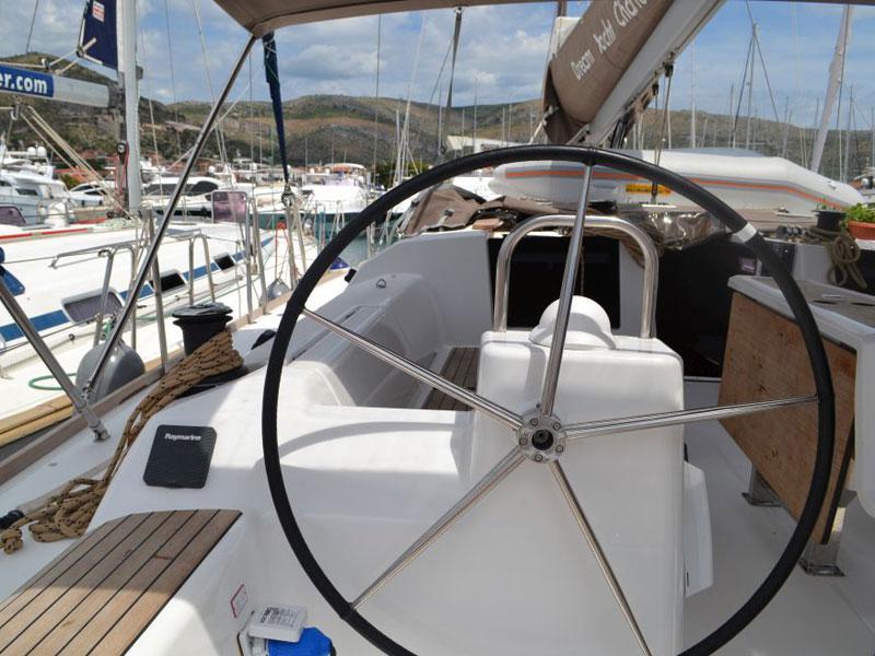 Book yachts online - sailboat - Dufour 460 Grand Large - Hobbes - rent