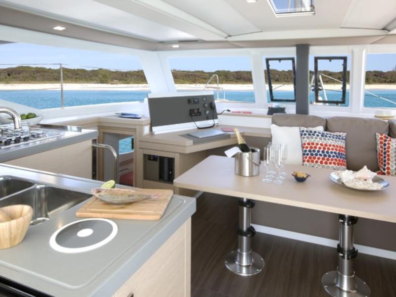 Book yachts online - catamaran - Fountaine Pajot Lucia 40 - Valeriia - rent