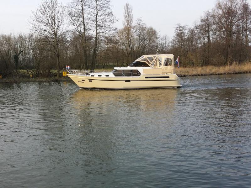 Book yachts online - motorboat - Valkkruiser 1300 content - Geminus - rent