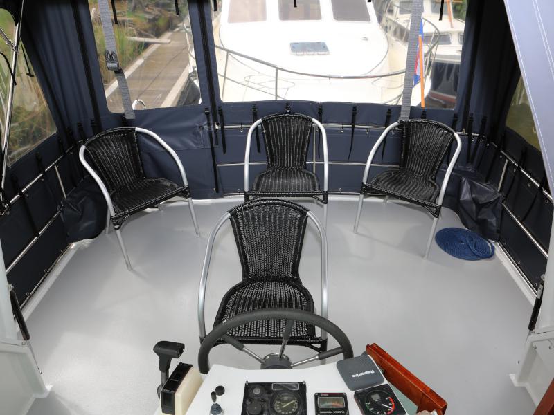 Book yachts online - motorboat - Pedro Solano 33 - Callisto - rent