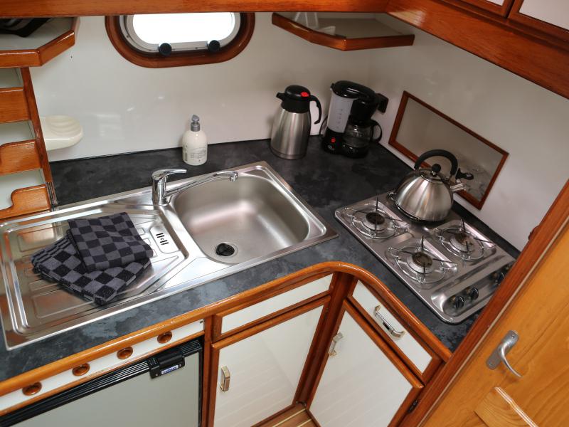 Book yachts online - motorboat - Pedro Solano 33 - Capella - rent