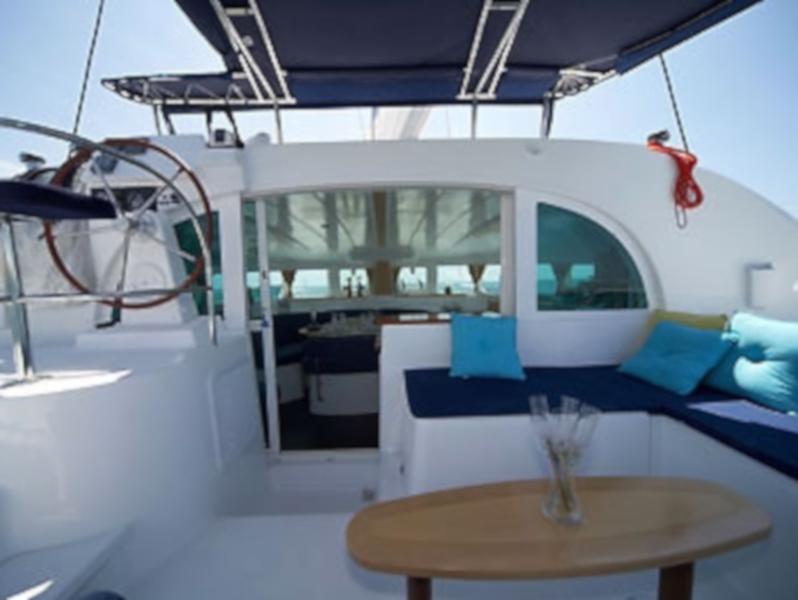 Book yachts online - catamaran - Lagoon 38 - La Mouette - rent