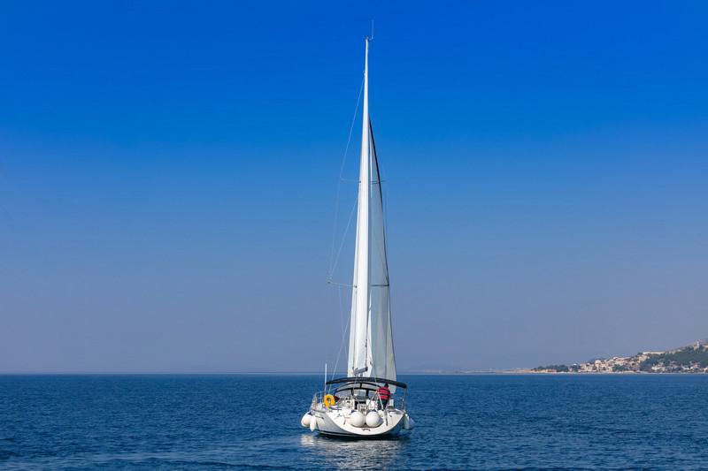 Book yachts online - sailboat - Bavaria 49 - ANGELA - rent