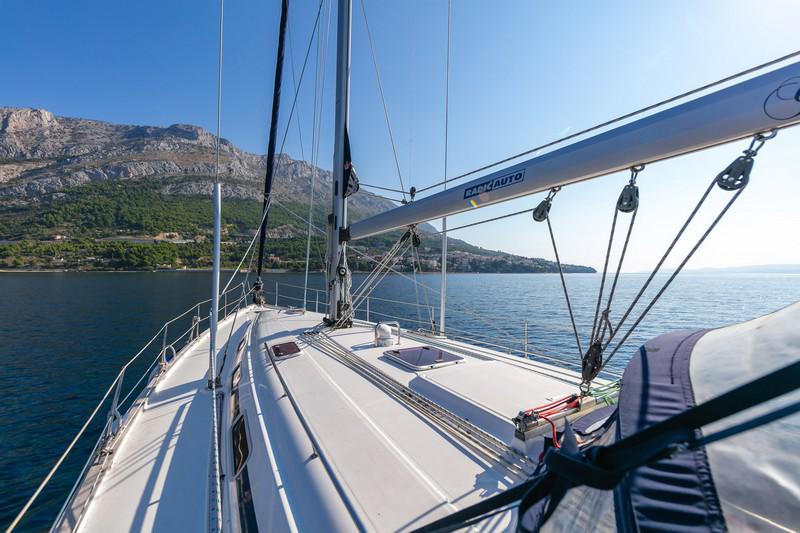 Book yachts online - sailboat - Bavaria 49 - ANGELA - rent