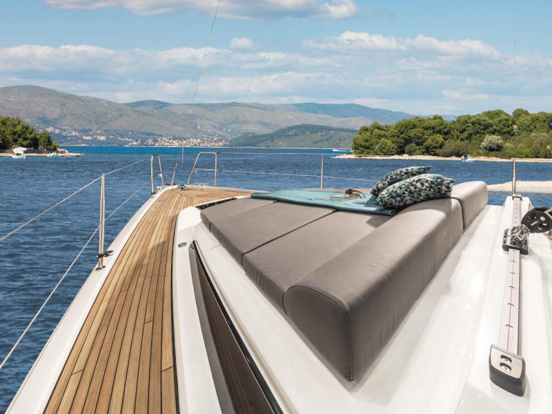 Book yachts online - sailboat - Bavaria C42 - Seaduction - rent