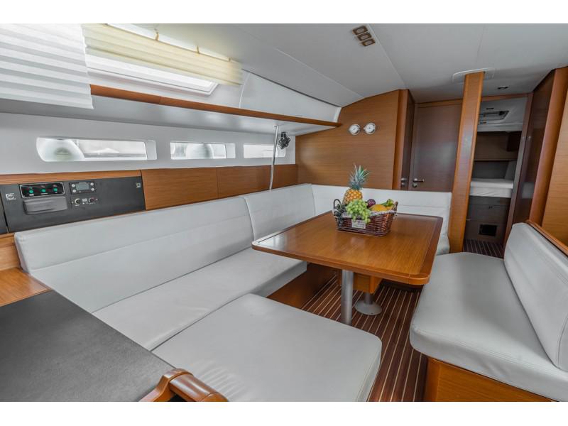 Book yachts online - sailboat - Sun Odyssey 519 - 5 cabs - MARYALIS - rent