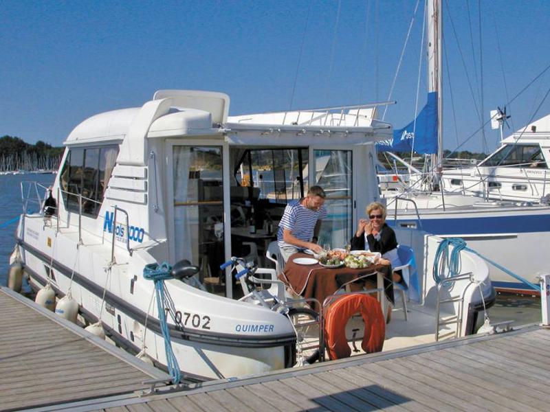 Book yachts online - motorboat - Sedan 1000 - CASSIOPEE FR - rent