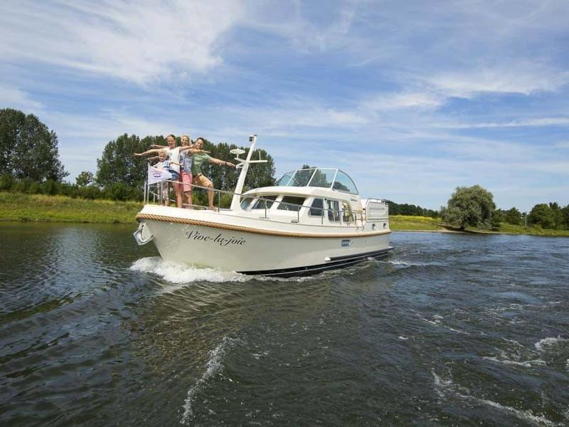 Book yachts online - motorboat - Linssen Grand Sturdy 35.0 AC - Stella - rent