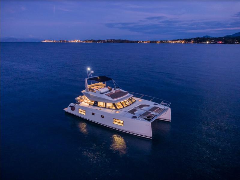 Book yachts online - powercatamaran - Nautitech 47 Power - ZEUS - rent