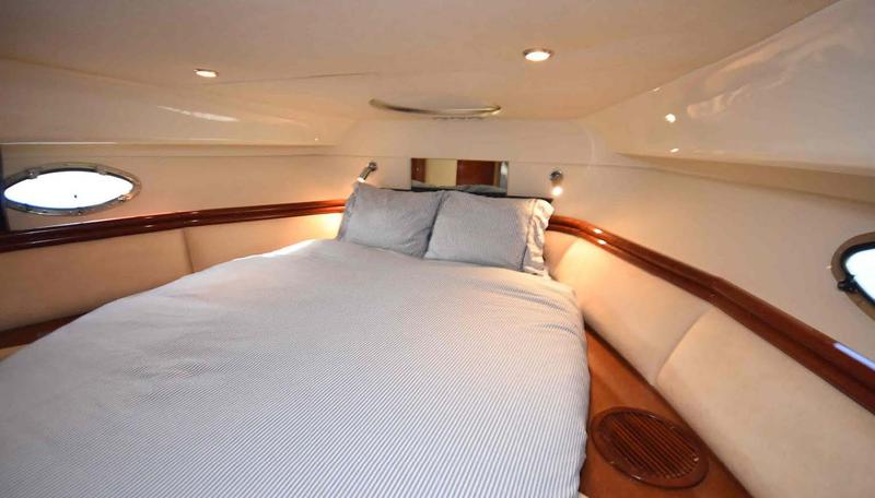 Book yachts online - motorboat - Fairline Phantom 40ft - Alter Ego IV - rent