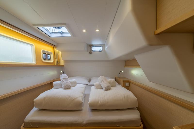 Book yachts online - catamaran - Lagoon 450 Sport - Michelangelo - rent