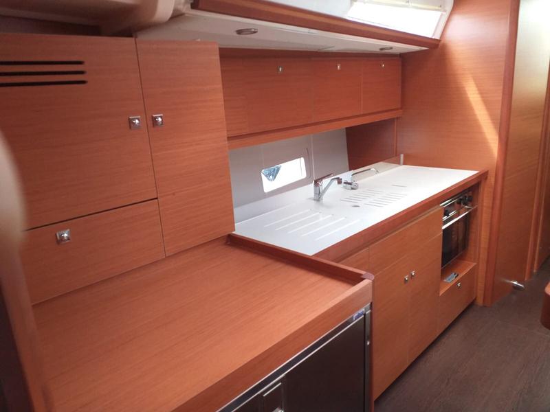 Book yachts online - sailboat - Dufour 430 Grand Large - Fenera - rent