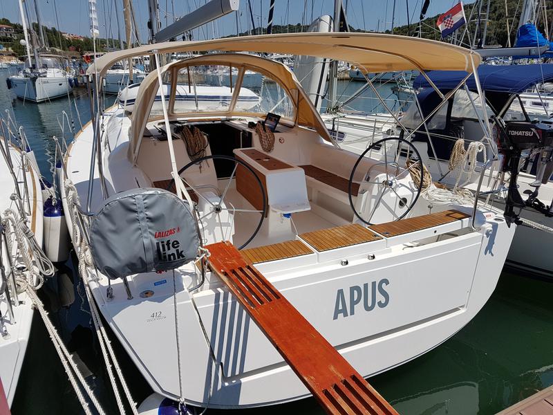 Book yachts online - sailboat - Dufour 412 Grand Large - Apus - rent