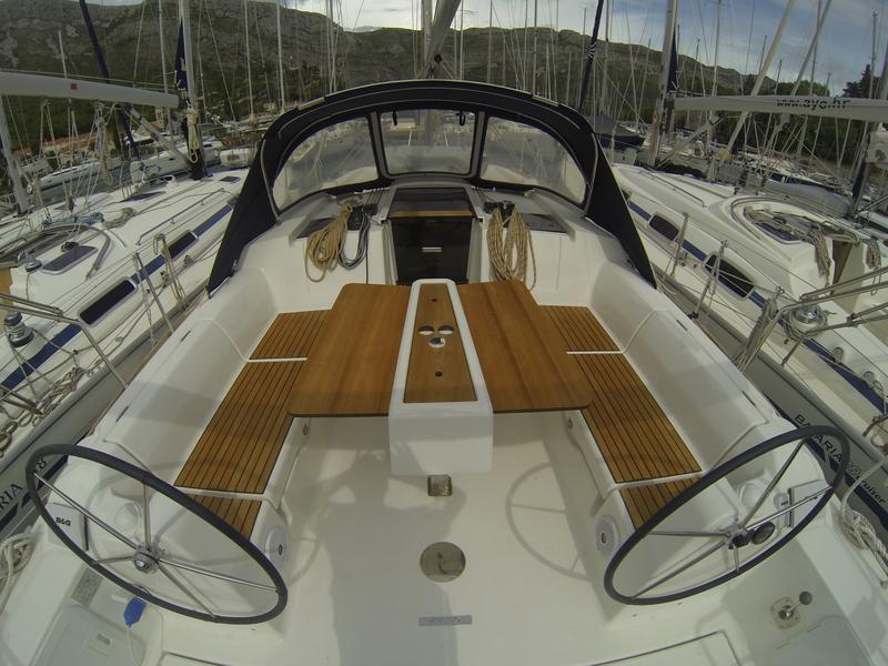 Book yachts online - sailboat - Dufour 382 Grand Large - Gangaro - rent