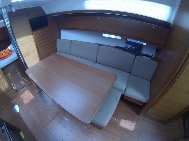 Book yachts online - sailboat - Dufour 382 Grand Large - Gangaro - rent