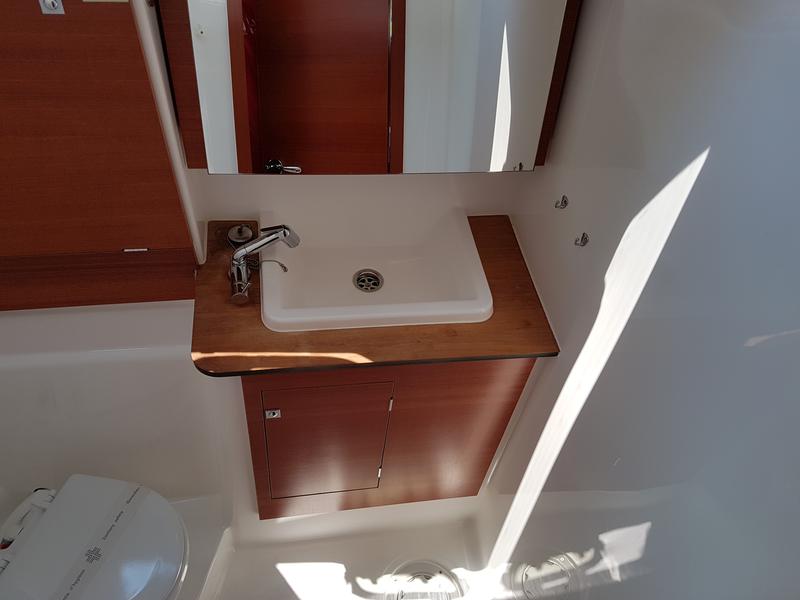 Book yachts online - sailboat - Dufour 382 Grand Large - Fortuna - rent