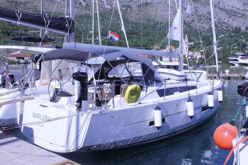 Book yachts online - sailboat - Dufour 430 Grand Large - Marlera - rent