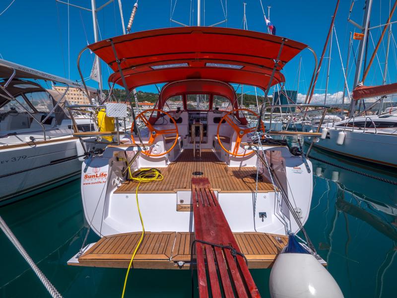 Book yachts online - sailboat - Elan 40 Impression - HAPPY  - rent