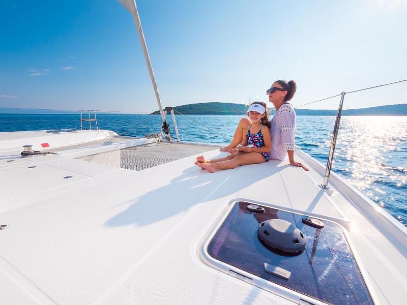 Book yachts online - catamaran - Lagoon 42 - SEA VOYAGER  - rent