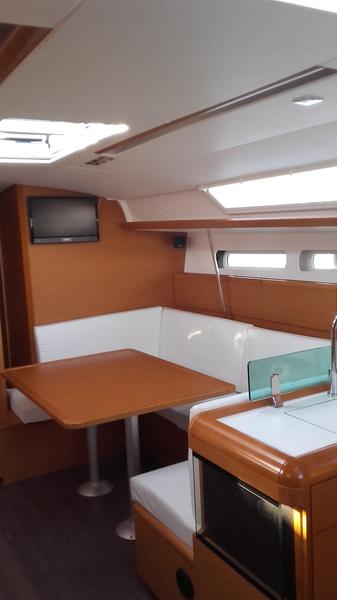 Book yachts online - sailboat - Sun Odyssey 449 - Pižulot - rent