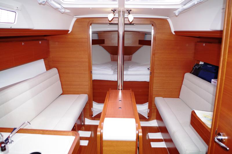 Book yachts online - sailboat - Dufour 350 GL - Pape - rent