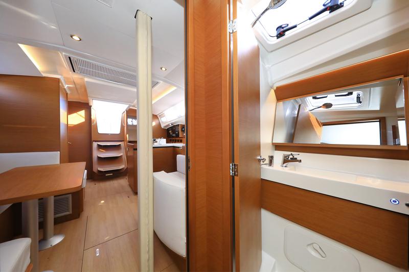 Book yachts online - sailboat - Sun Odyssey 410 - Vague - rent