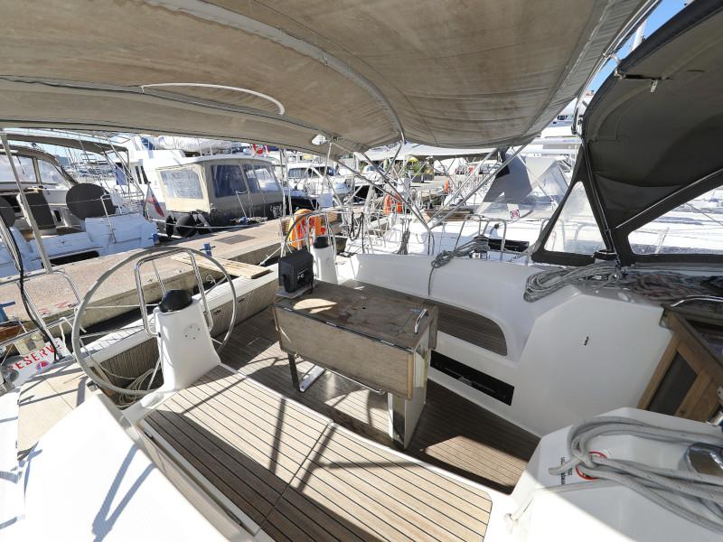 Book yachts online - sailboat - Bavaria Cruiser 40 - PIA M - rent