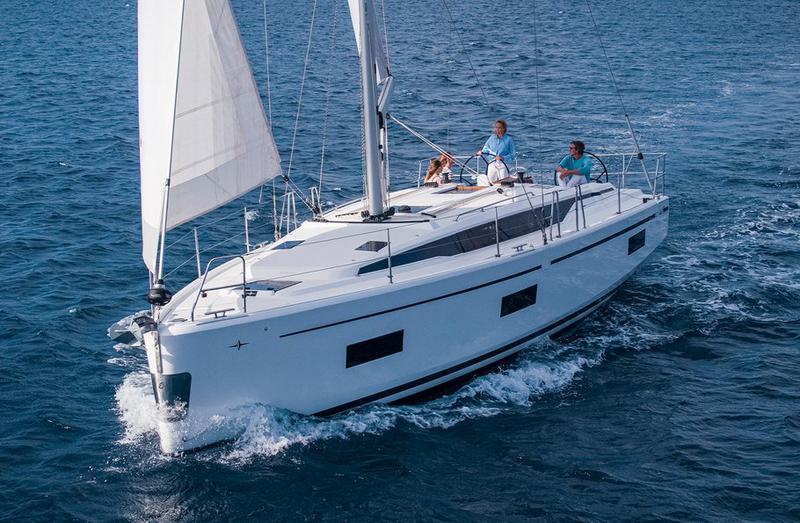 Book yachts online - sailboat - Bavaria C42 - Dna - rent