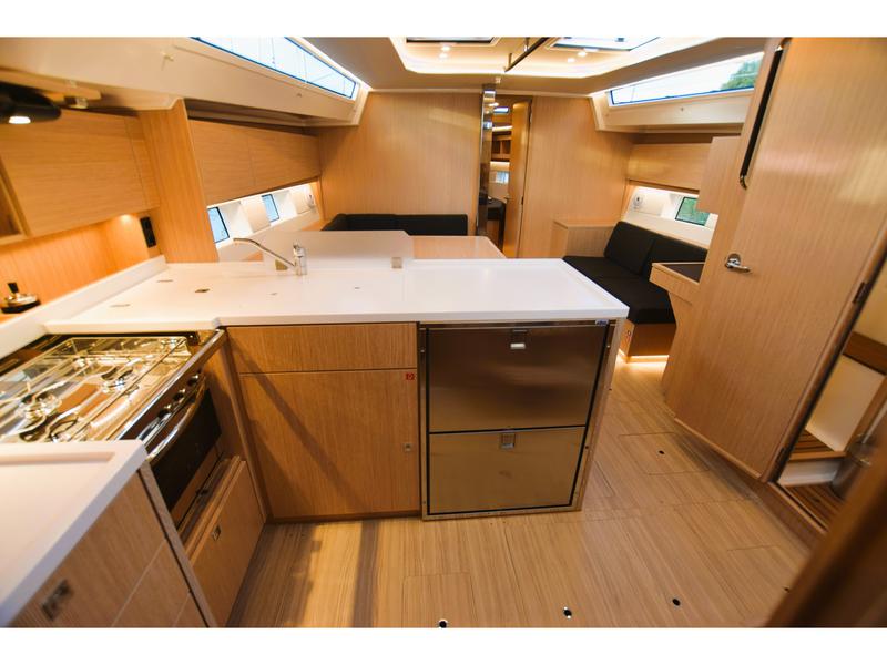 Book yachts online - sailboat - Bavaria C45 Style - Aria - rent