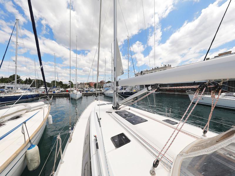 Book yachts online - sailboat - Bavaria Cruiser 46 - TICIJA - rent