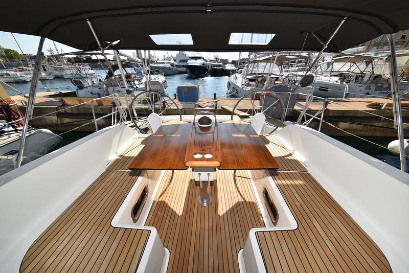 Book yachts online - sailboat - Bavaria Cruiser 46 - TICIJA - rent