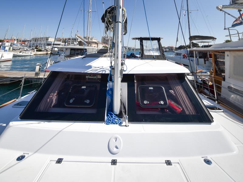 Book yachts online - catamaran - Aventura 34 - LAUREMI - rent